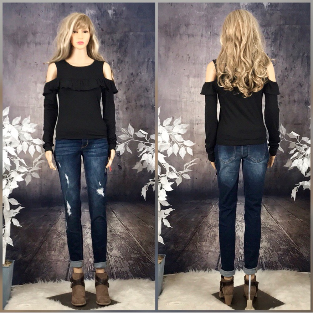 NWT! Cold Shoulder Top